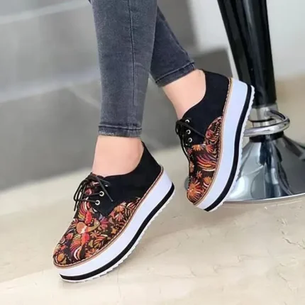 Size:4.5-11 Women Bigger Sizes Retro Flower Pattern Design Loafers